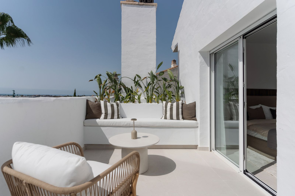 3 Bed Apartment for sale in Nueva Andalucía Costa Del Sol, Málaga, Spain