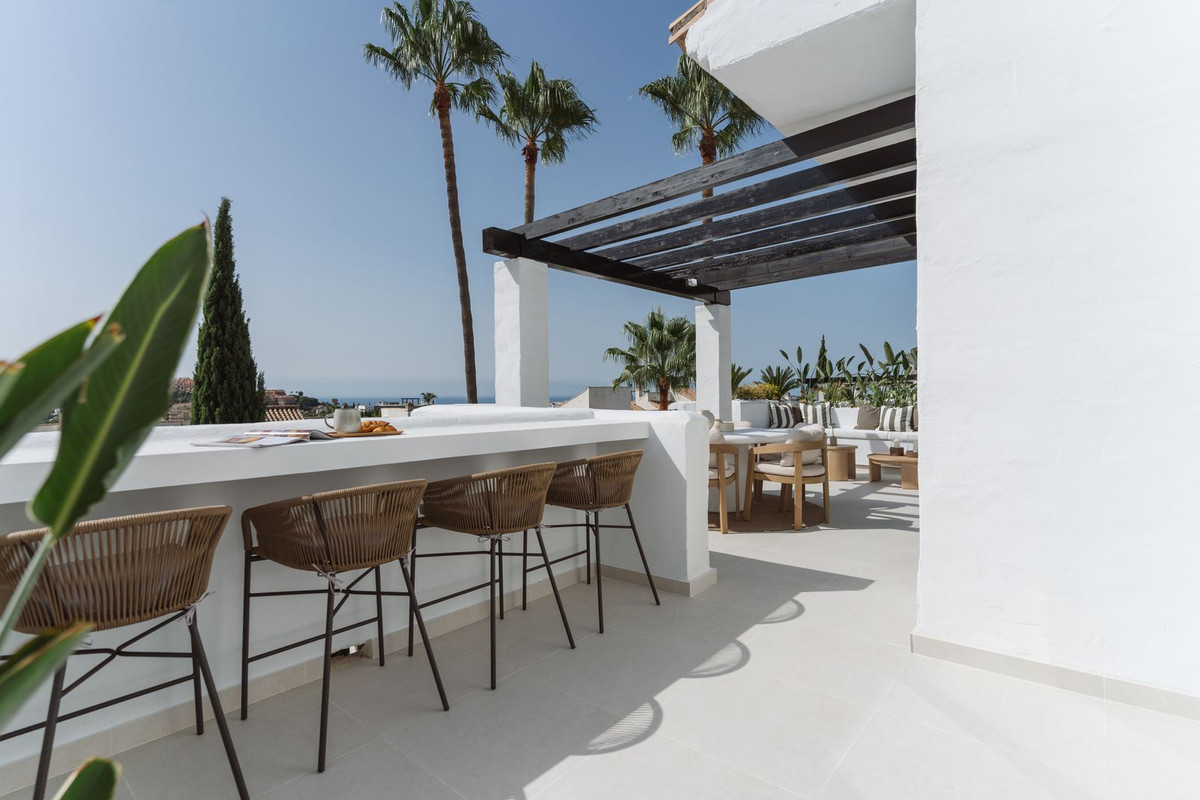 3 Bed Apartment for sale in Nueva Andalucía Costa Del Sol, Málaga, Spain