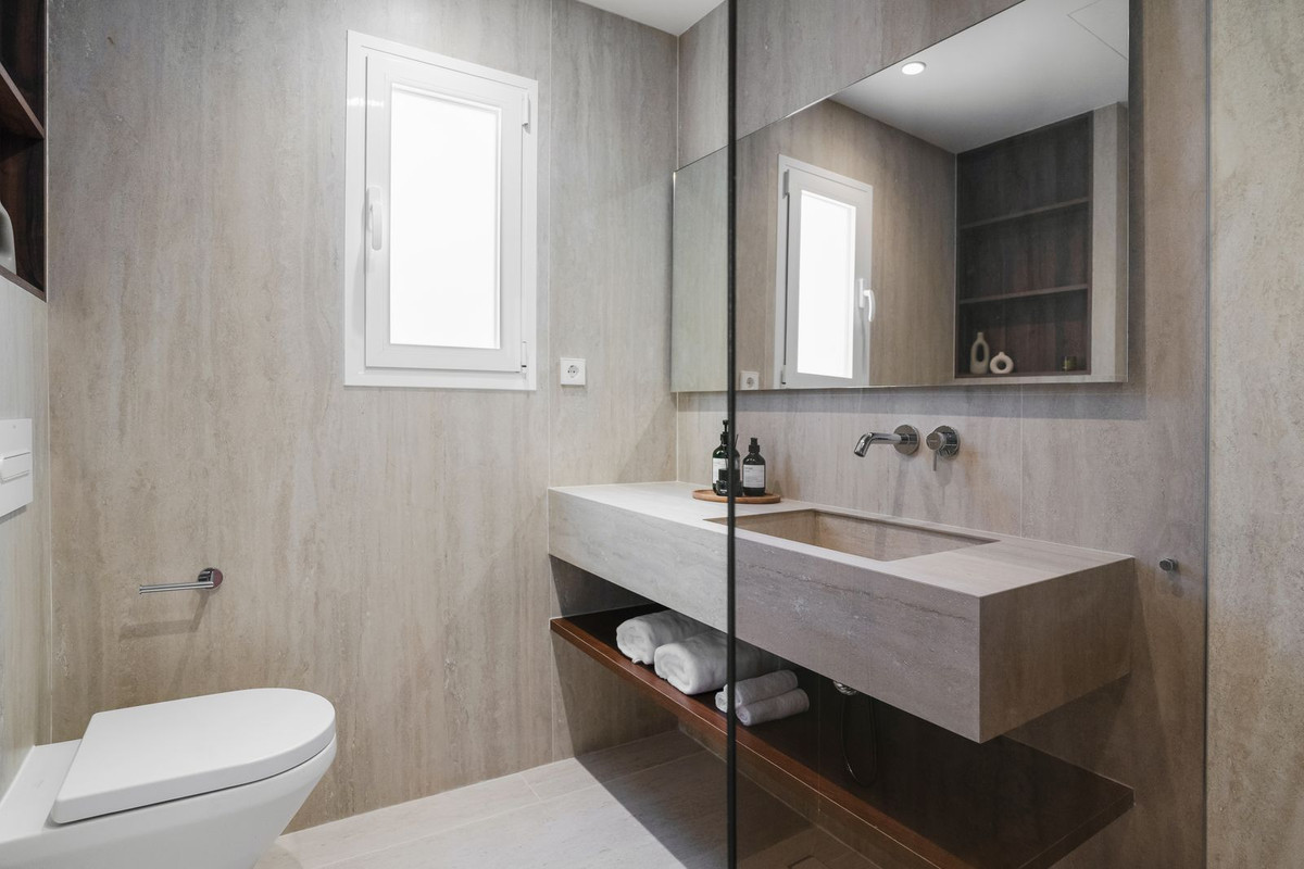 3 Bed Apartment for sale in Nueva Andalucía Costa Del Sol, Málaga, Spain