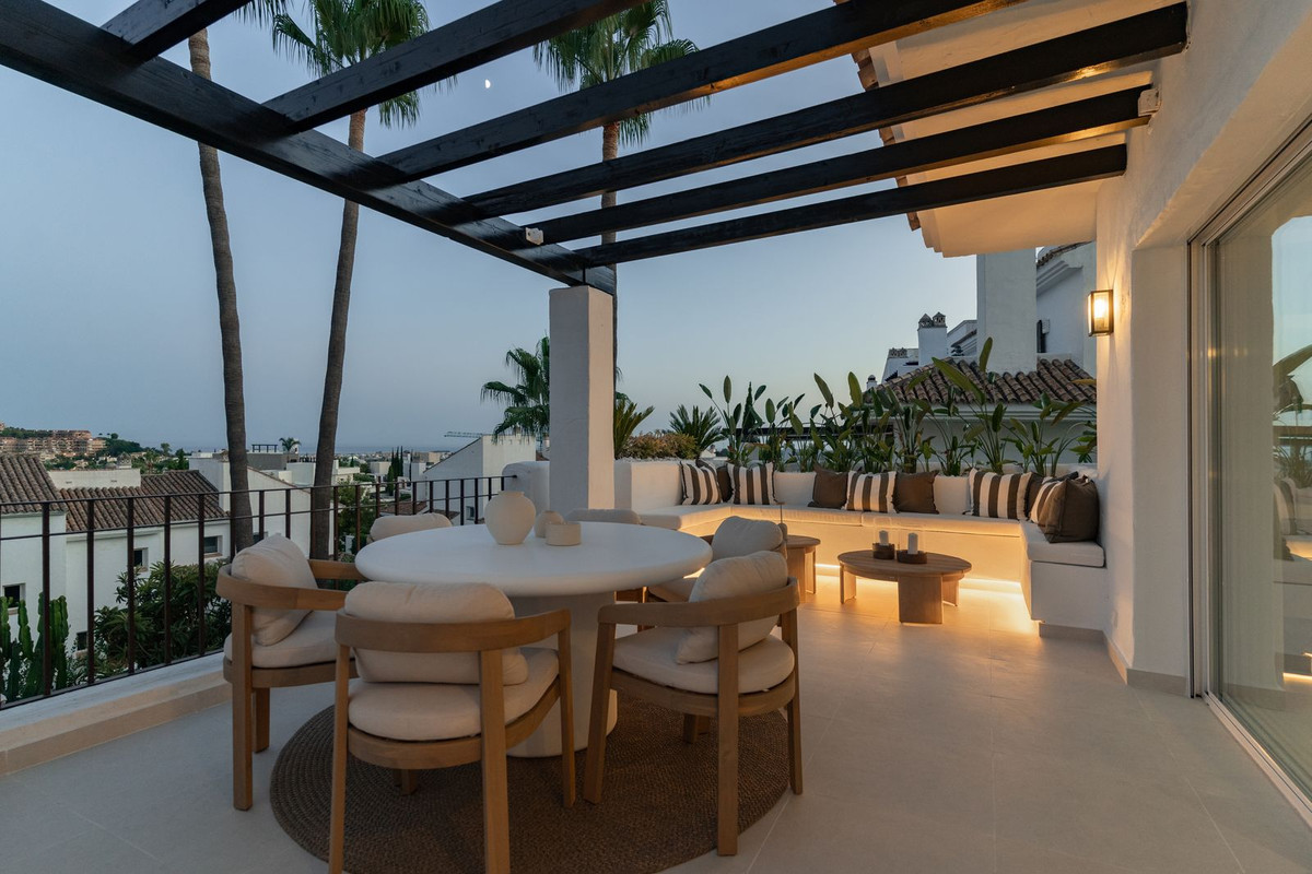 3 Bed Apartment for sale in Nueva Andalucía Costa Del Sol, Málaga, Spain