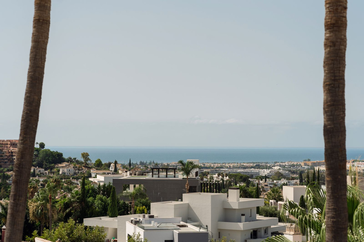 3 Bed Apartment for sale in Nueva Andalucía Costa Del Sol, Málaga, Spain