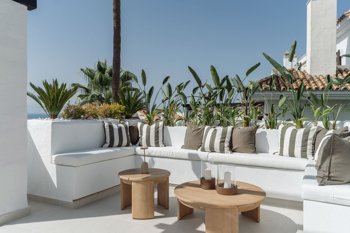 3 Bed Apartment for sale in Nueva Andalucía Costa Del Sol, Málaga, Spain