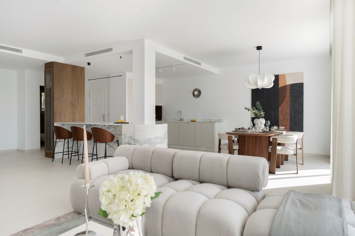 3 Bed Apartment for sale in Nueva Andalucía Costa Del Sol, Málaga, Spain