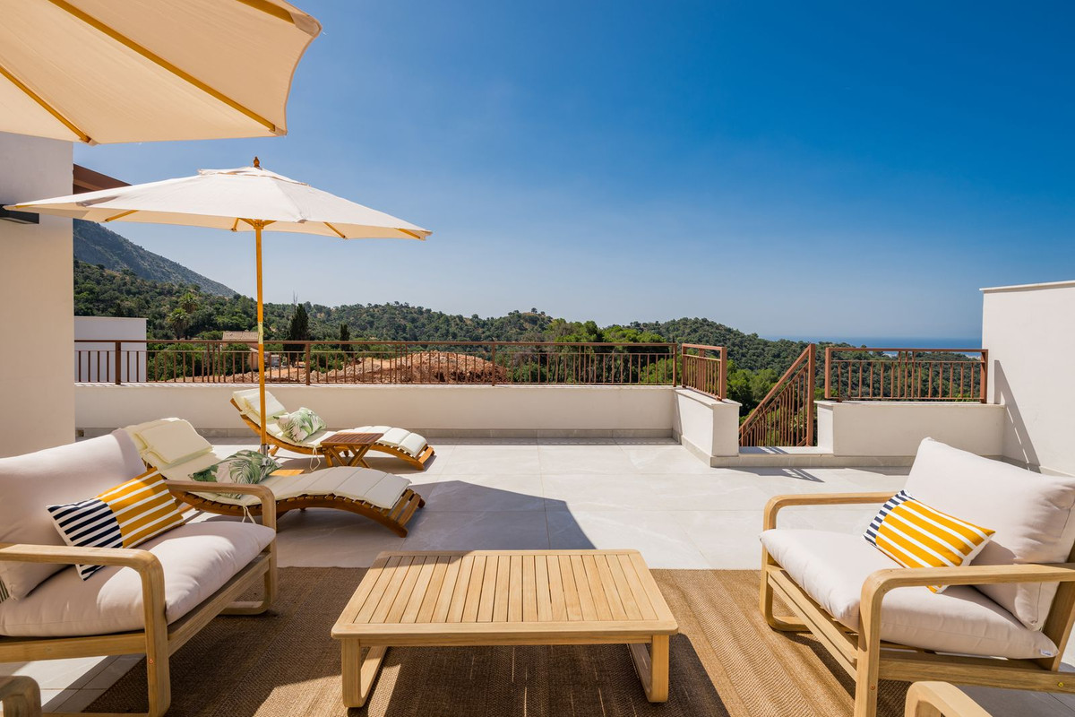3 Bed Apartment for sale in Istán Costa Del Sol, Málaga, Spain