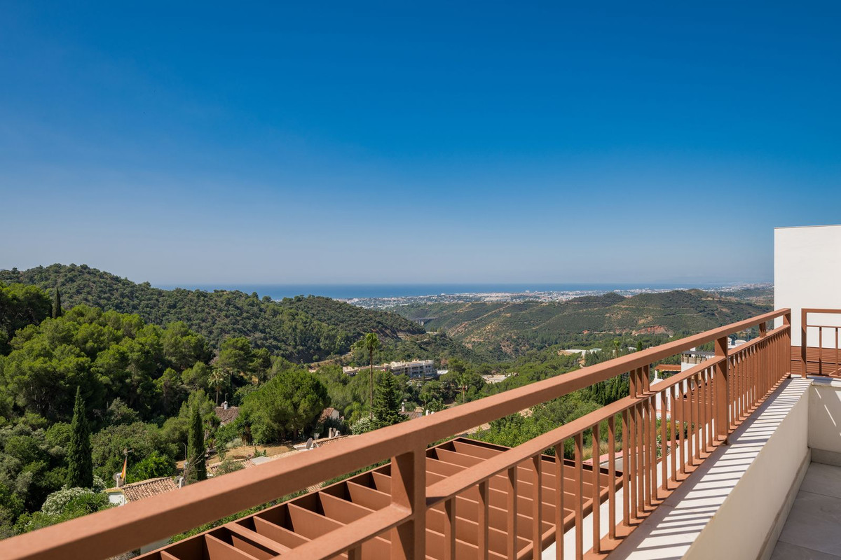 3 Bed Apartment for sale in Istán Costa Del Sol, Málaga, Spain