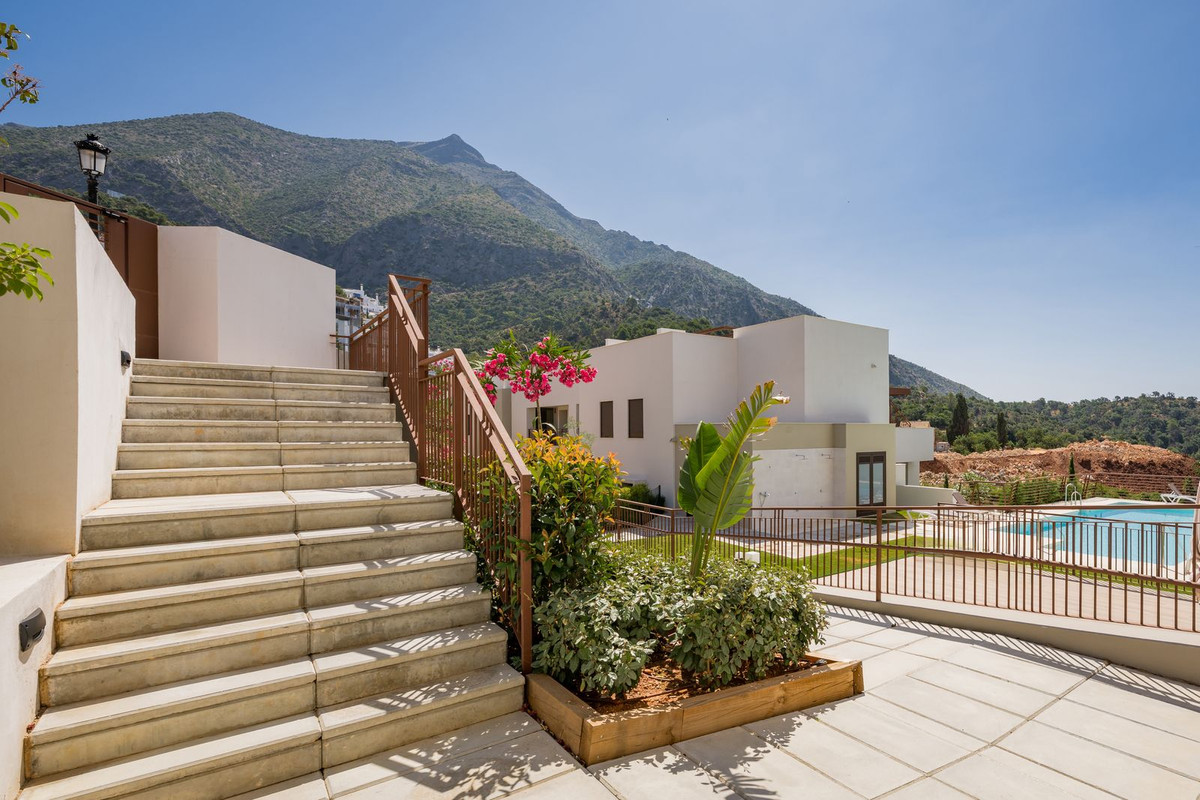 3 Bed Apartment for sale in Istán Costa Del Sol, Málaga, Spain