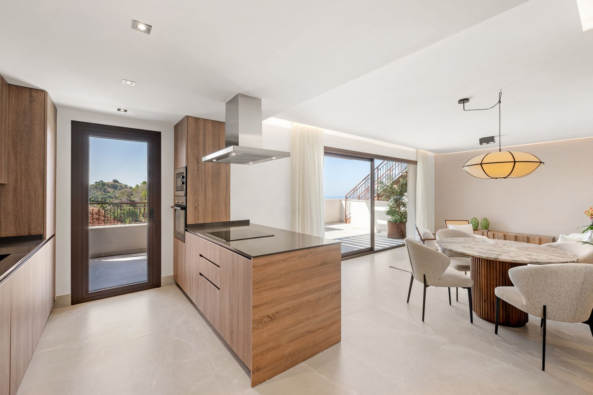 3 Bed Apartment for sale in Istán Costa Del Sol, Málaga, Spain