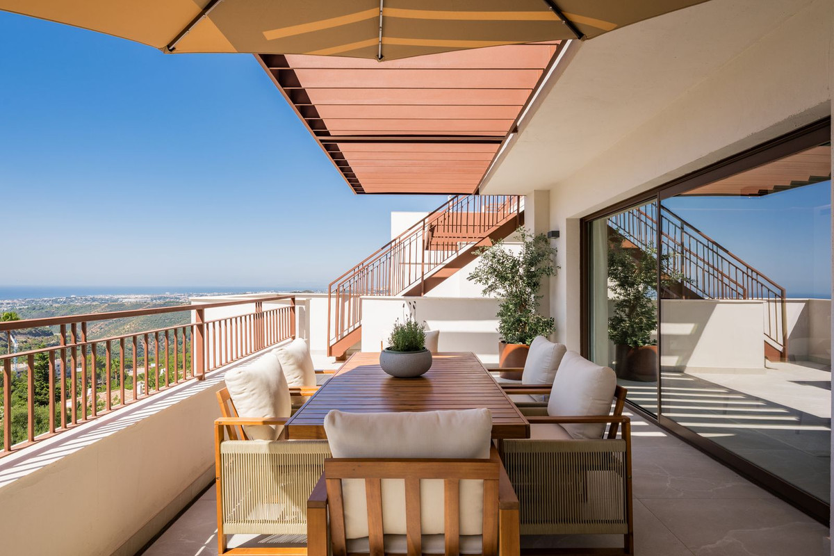 3 Bed Apartment for sale in Istán Costa Del Sol, Málaga, Spain