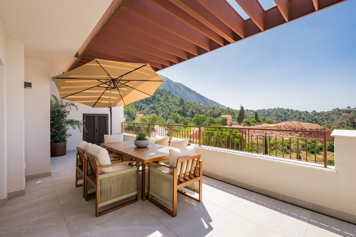 3 Bed Apartment for sale in Istán Costa Del Sol, Málaga, Spain