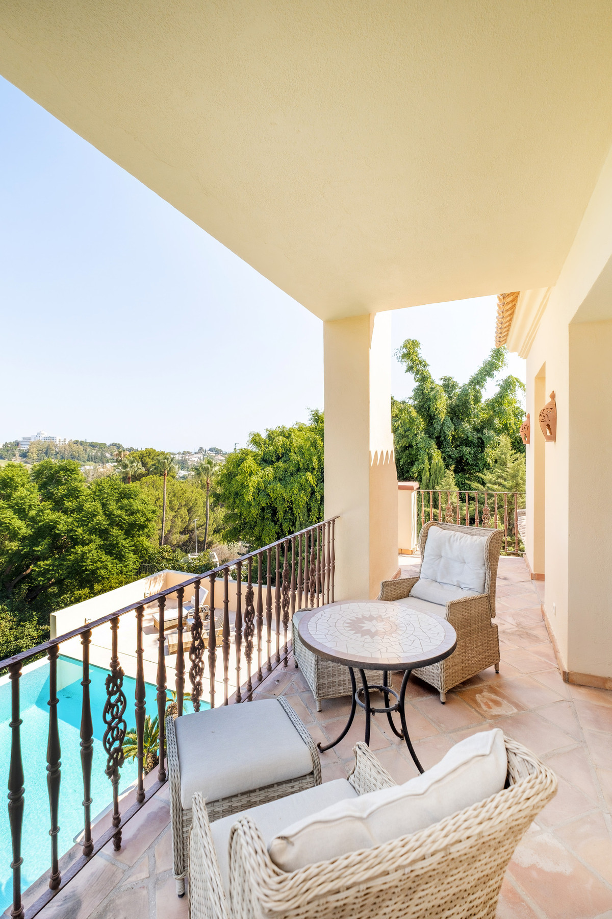 5 Bed Townhouse for sale in Benahavís Costa Del Sol, Málaga, Spain