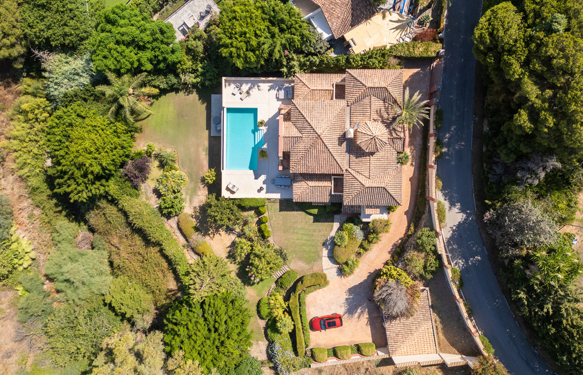 5 Bed Townhouse for sale in Benahavís Costa Del Sol, Málaga, Spain