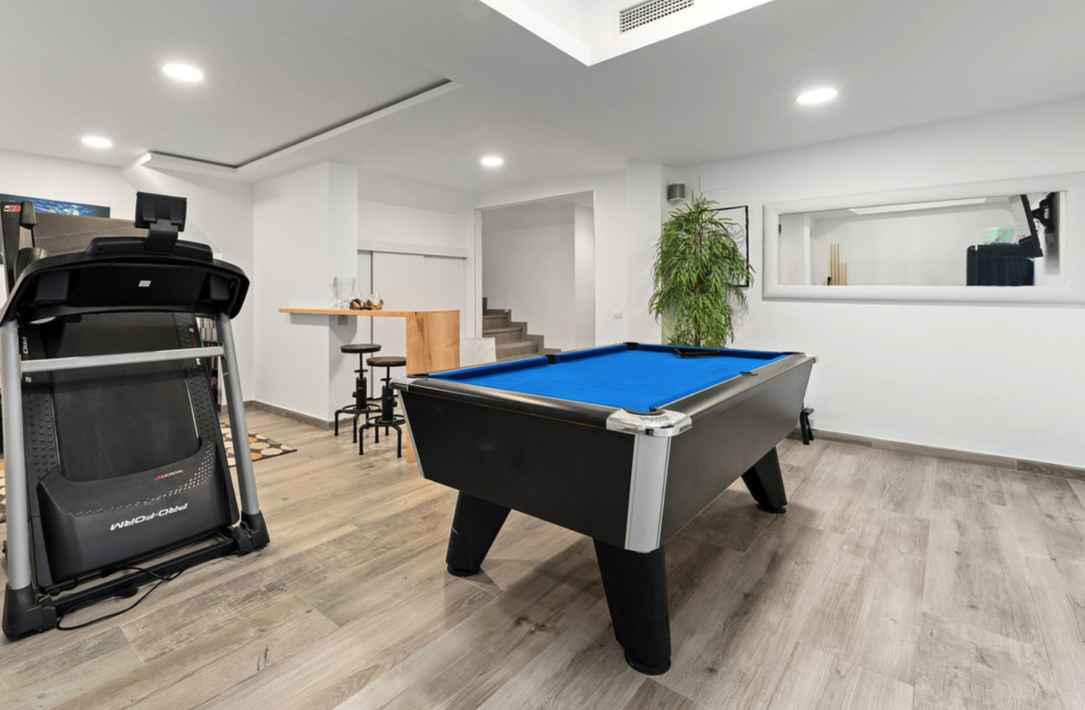 4 Bed Townhouse for sale in La Quinta Costa Del Sol, Málaga, Spain