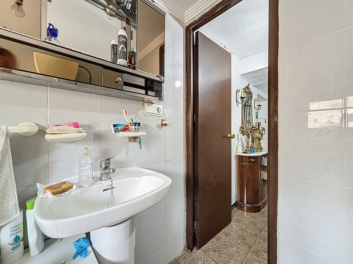 Se vende Pareada de 4 dormitorios en Costa Del Sol East, Málaga, España