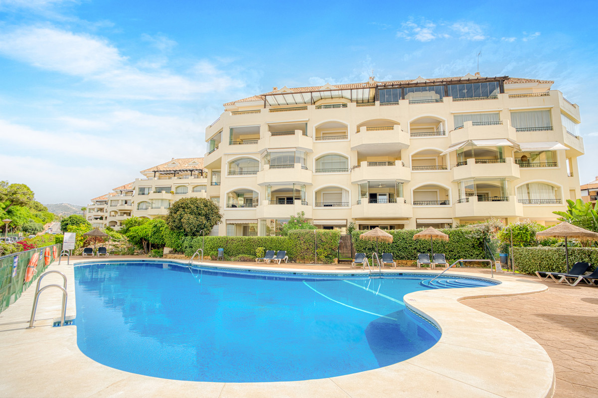 2 Bed Apartment for sale in Elviria Costa Del Sol, Málaga, Spain