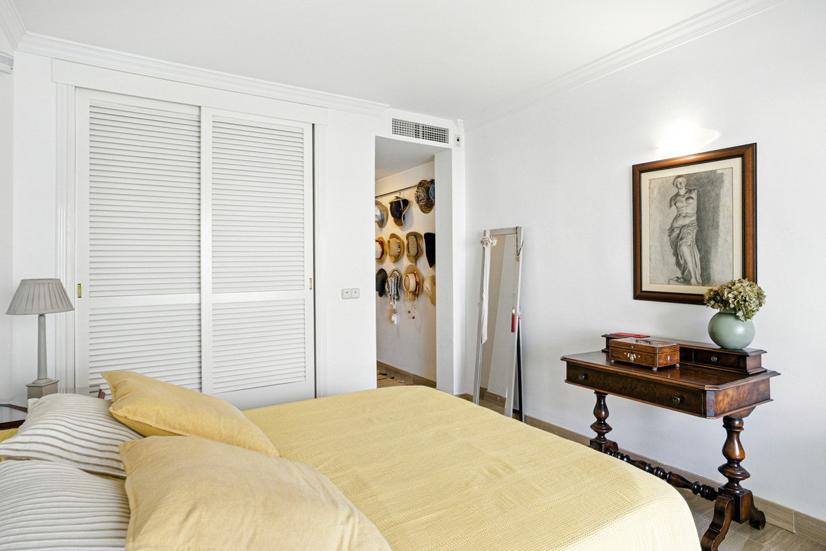 2 Bed Apartment for sale in Elviria Costa Del Sol, Málaga, Spain