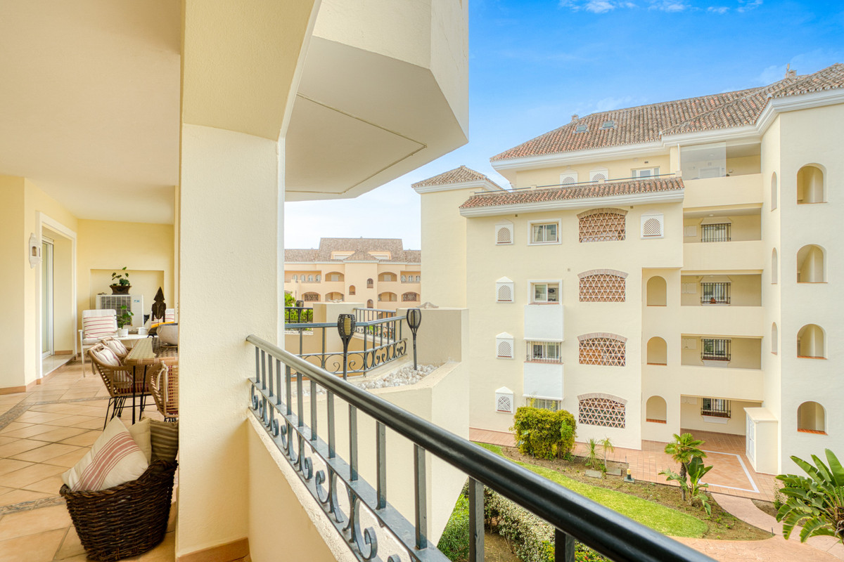 2 Bed Apartment for sale in Elviria Costa Del Sol, Málaga, Spain