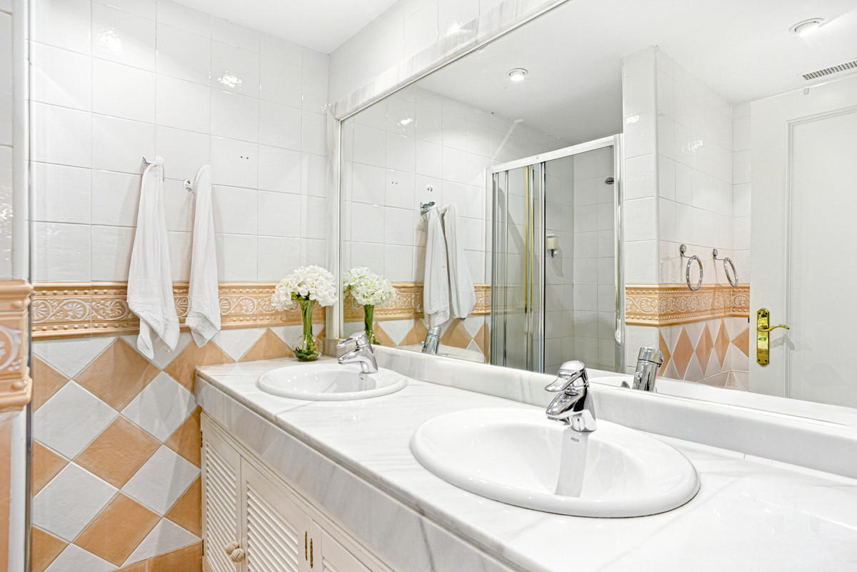 2 Bed Apartment for sale in Elviria Costa Del Sol, Málaga, Spain