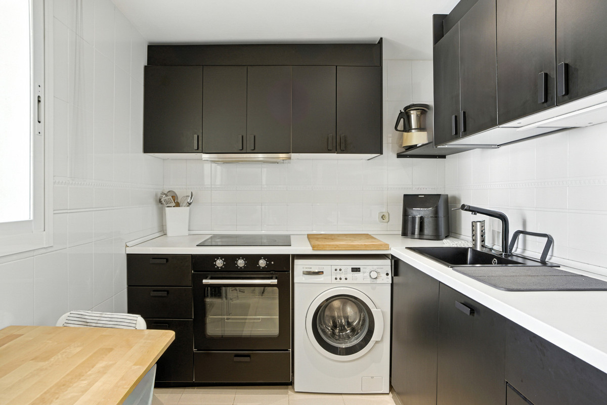 2 Bed Apartment for sale in Elviria Costa Del Sol, Málaga, Spain
