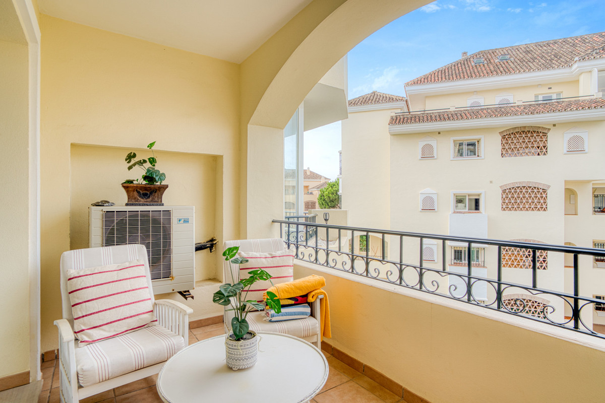 2 Bed Apartment for sale in Elviria Costa Del Sol, Málaga, Spain