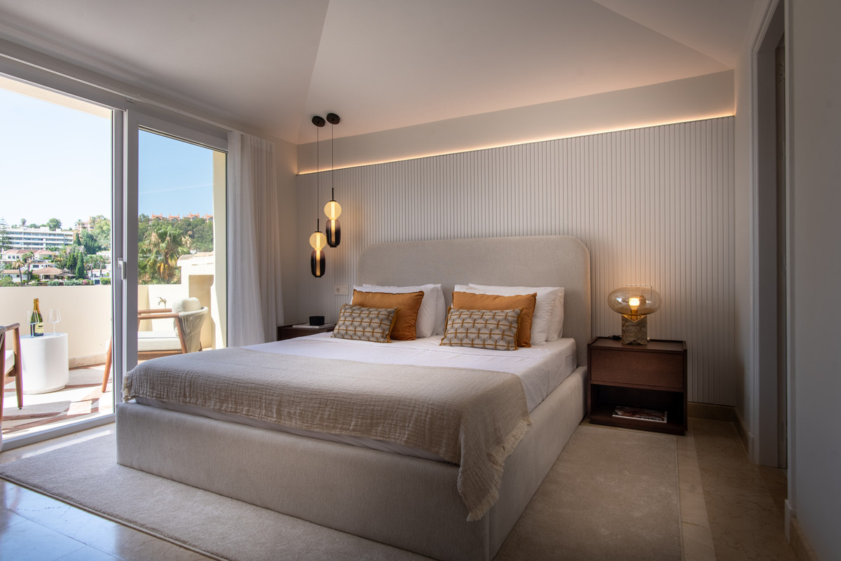 3 Bed Apartment for sale in Nueva Andalucía Costa Del Sol, Málaga, Spain