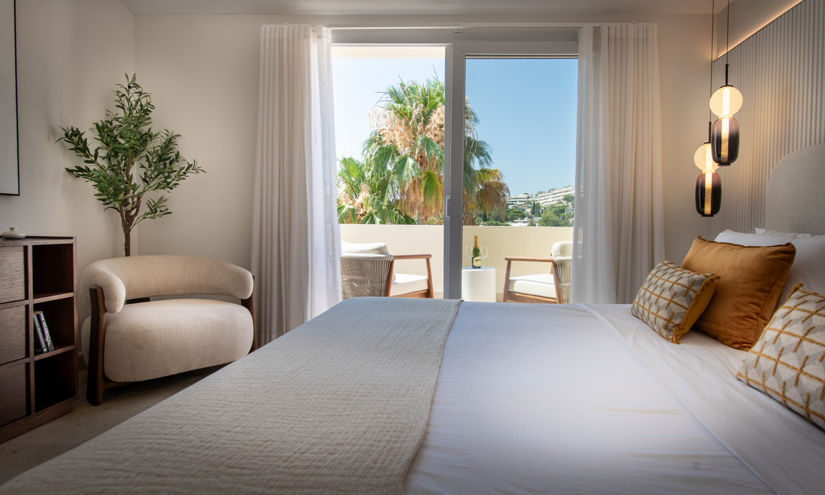 3 Bed Apartment for sale in Nueva Andalucía Costa Del Sol, Málaga, Spain