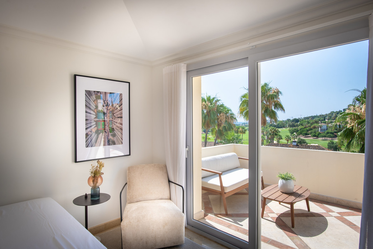 3 Bed Apartment for sale in Nueva Andalucía Costa Del Sol, Málaga, Spain