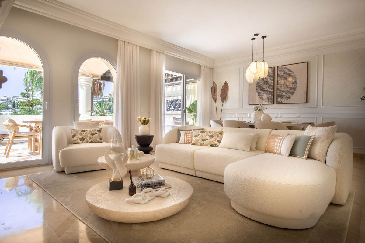 3 Bed Apartment for sale in Nueva Andalucía Costa Del Sol, Málaga, Spain