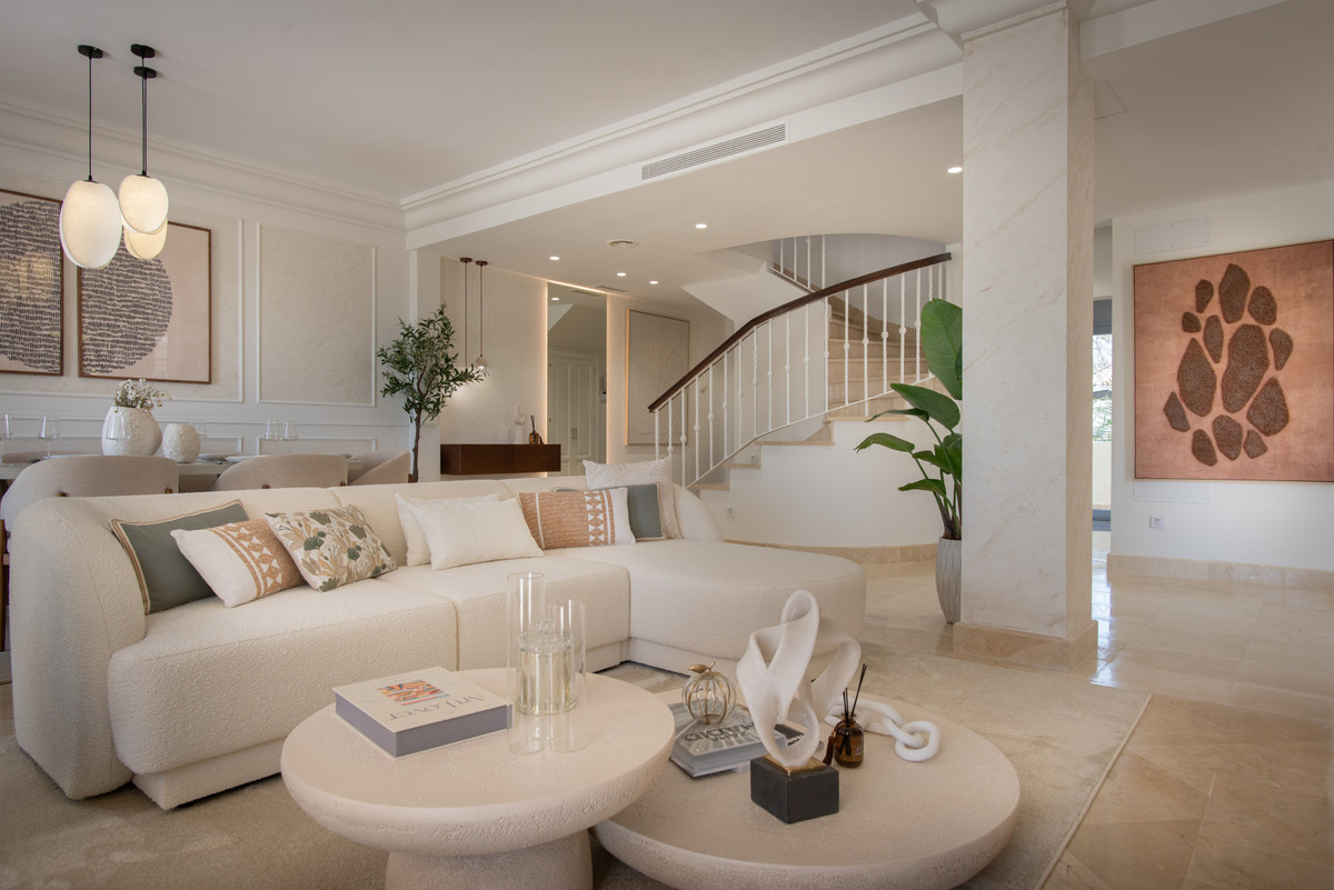 3 Bed Apartment for sale in Nueva Andalucía Costa Del Sol, Málaga, Spain