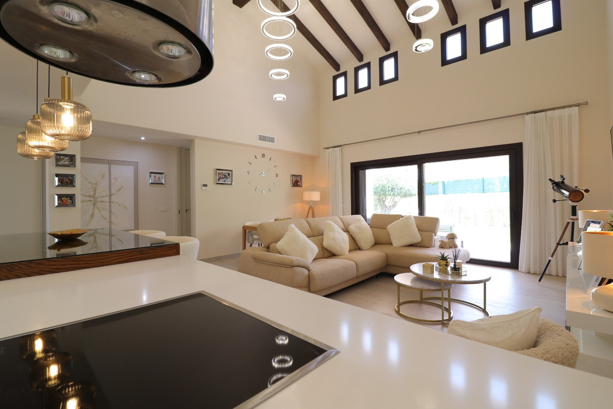 Se vende Villa - Chalet de 3 dormitorios en Costa Blanca, Alicante, España