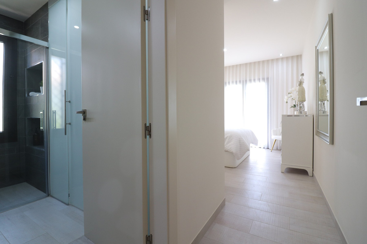 Se vende Villa - Chalet de 3 dormitorios en Costa Blanca, Alicante, España