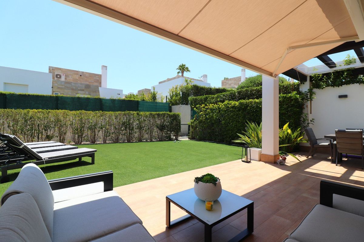 Se vende Villa - Chalet de 3 dormitorios en Costa Blanca, Alicante, España