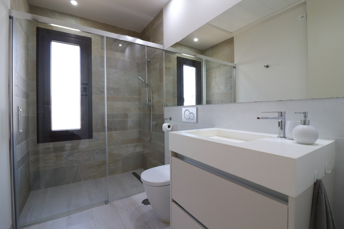 Se vende Villa - Chalet de 3 dormitorios en Costa Blanca, Alicante, España