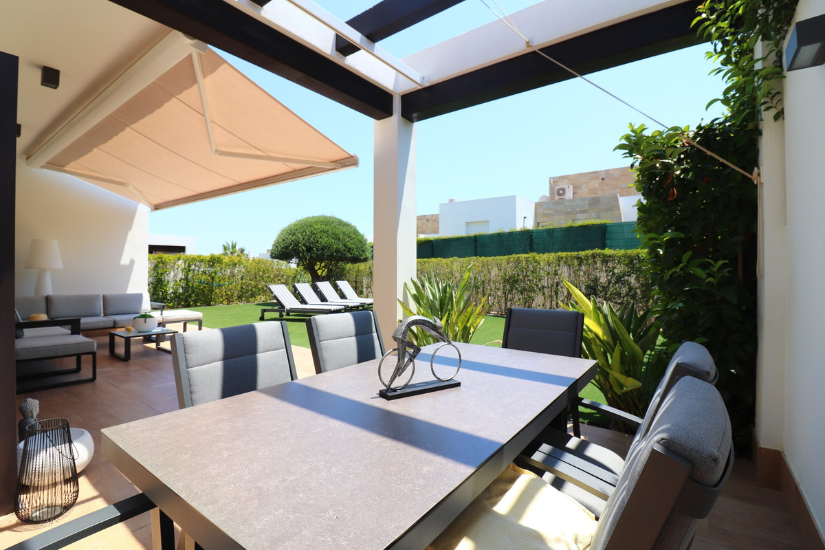 Se vende Villa - Chalet de 3 dormitorios en Costa Blanca, Alicante, España