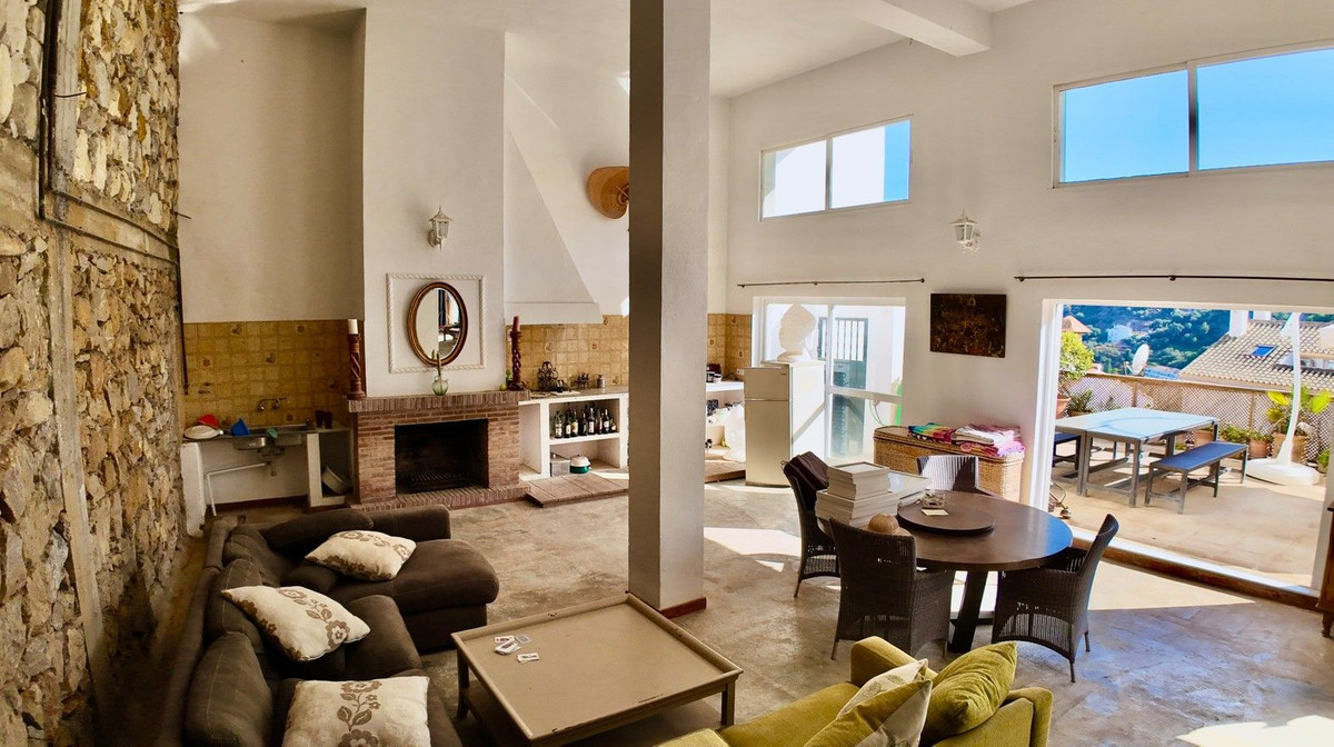 5 Bed Townhouse for sale in Ojén Costa Del Sol, Málaga, Spain