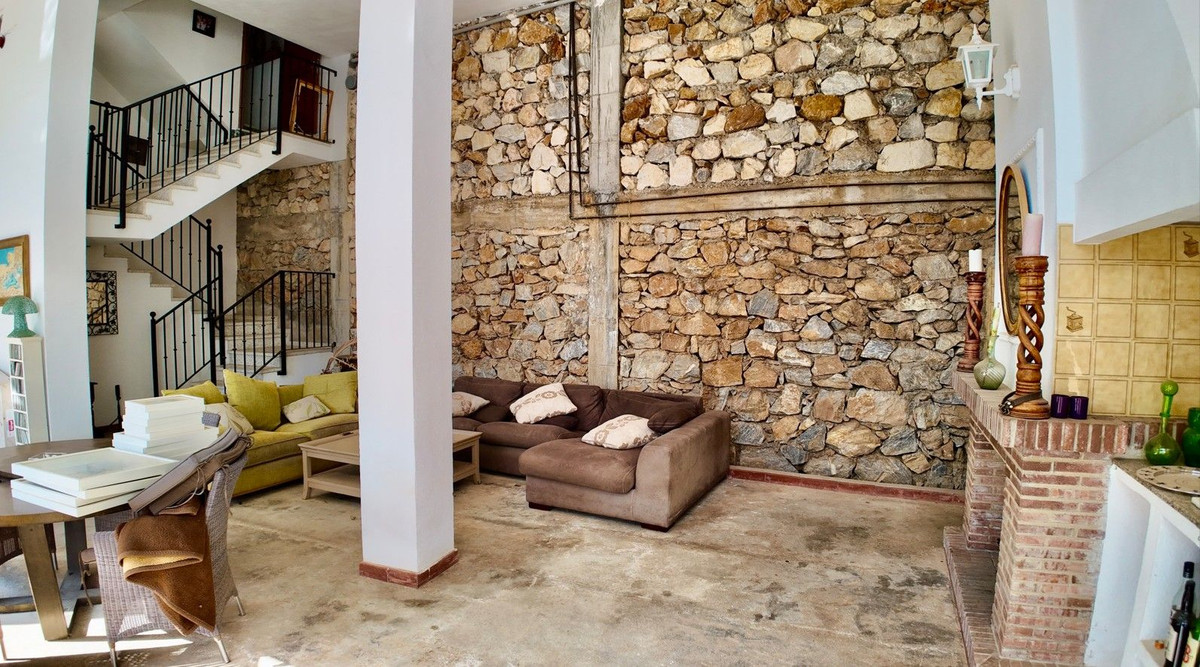 5 Bed Townhouse for sale in Ojén Costa Del Sol, Málaga, Spain