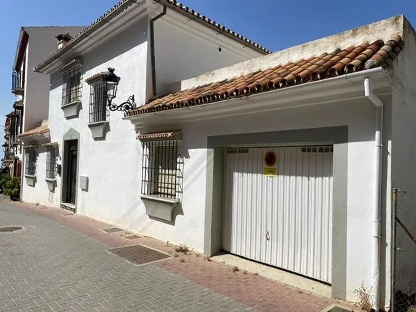 5 Bed Townhouse for sale in Ojén Costa Del Sol, Málaga, Spain