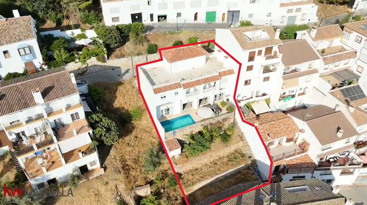 5 Bed Townhouse for sale in Ojén Costa Del Sol, Málaga, Spain