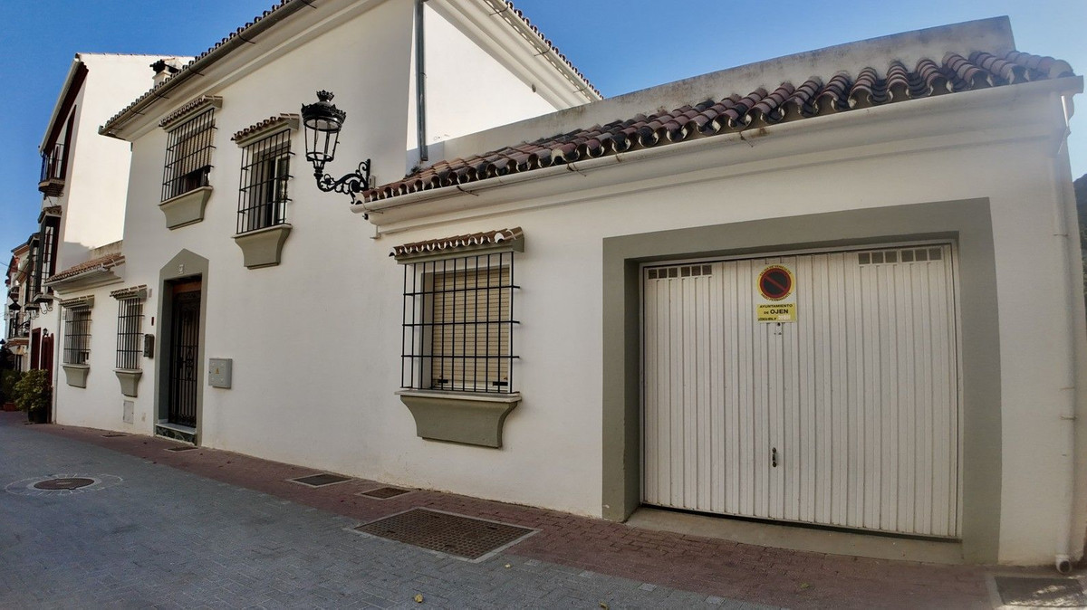 5 Bed Townhouse for sale in Ojén Costa Del Sol, Málaga, Spain