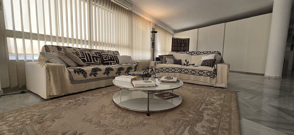 Se vende Apartamento Planta Media de 2 dormitorios en Costa Del Sol, Málaga, España