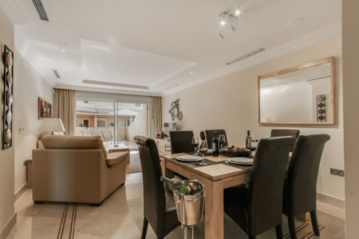 Se vende Apartamento Planta Baja de 2 dormitorios en Costa Del Sol, Málaga, España
