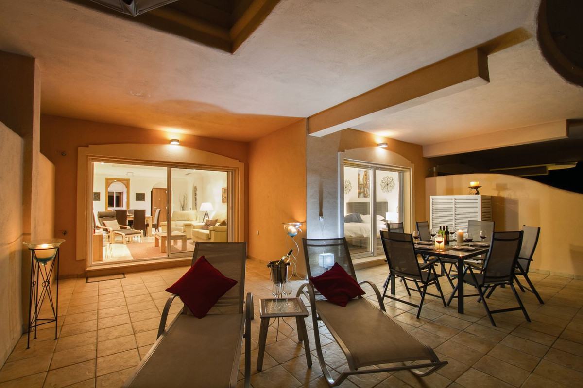 Se vende Apartamento Planta Baja de 2 dormitorios en Costa Del Sol, Málaga, España