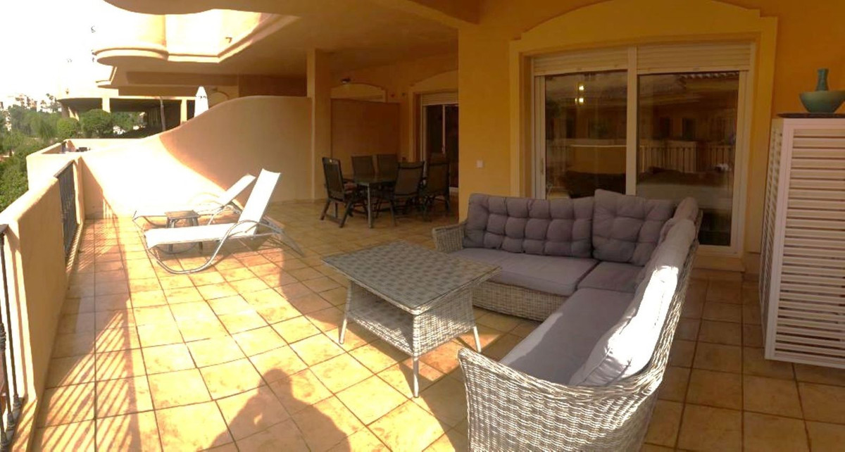 Se vende Apartamento Planta Baja de 2 dormitorios en Costa Del Sol, Málaga, España