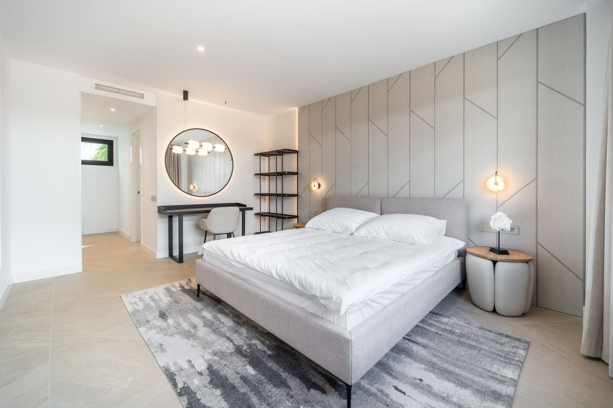 2 Bed Apartment for sale in Marbella Costa Del Sol, Málaga, Spain