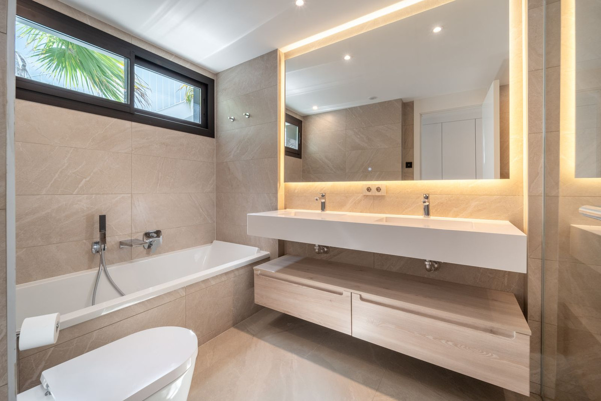2 Bed Apartment for sale in Marbella Costa Del Sol, Málaga, Spain
