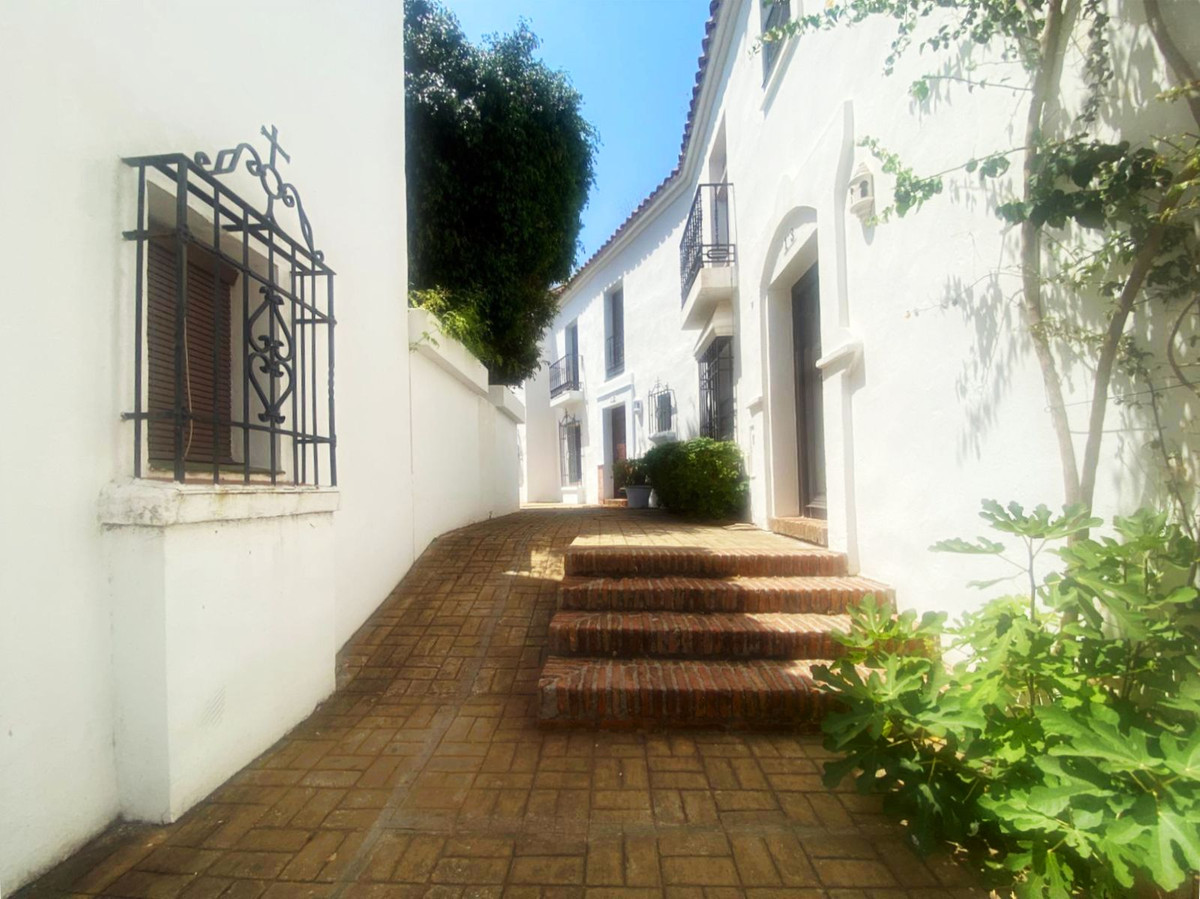 3 Bed Townhouse for sale in Guadalmina Baja Costa Del Sol, Málaga, Spain