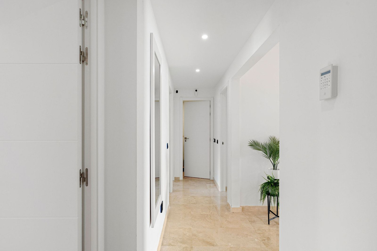 3 Bed Apartment for sale in Torreblanca Costa Del Sol, Málaga, Spain