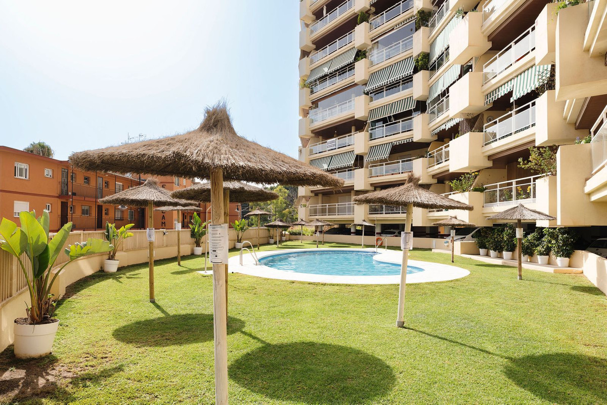 3 Bed Apartment for sale in Torreblanca Costa Del Sol, Málaga, Spain