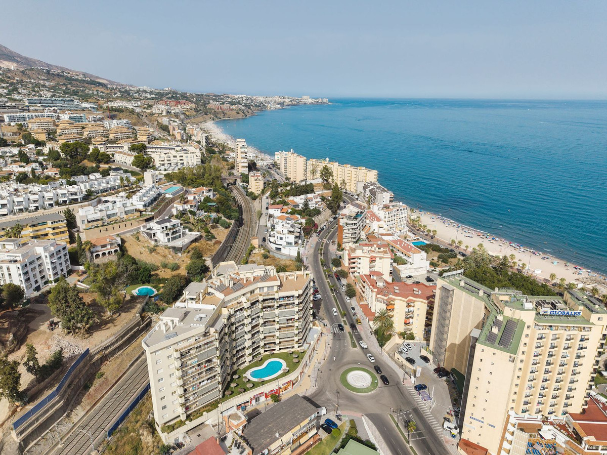 3 Bed Apartment for sale in Torreblanca Costa Del Sol, Málaga, Spain
