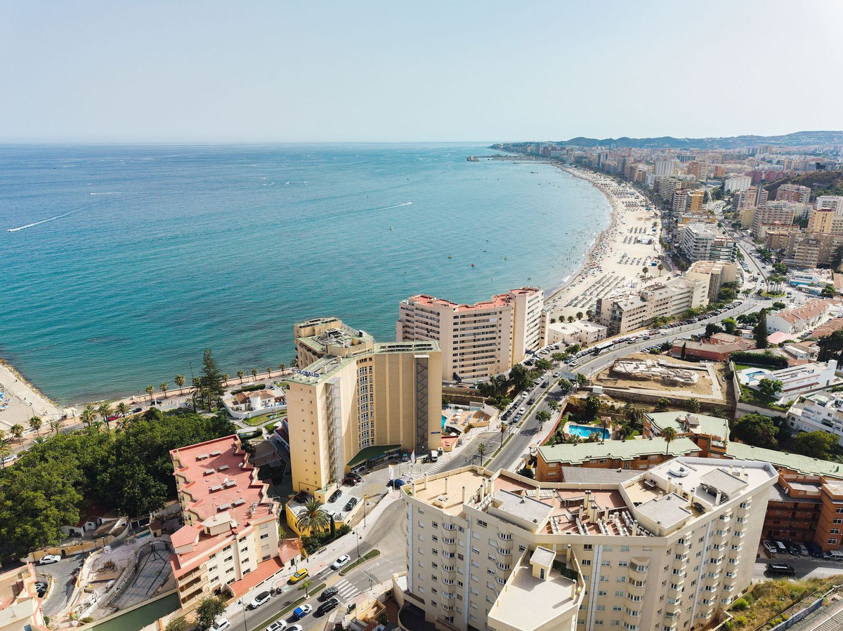 3 Bed Apartment for sale in Torreblanca Costa Del Sol, Málaga, Spain
