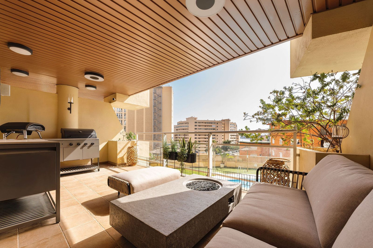 3 Bed Apartment for sale in Torreblanca Costa Del Sol, Málaga, Spain